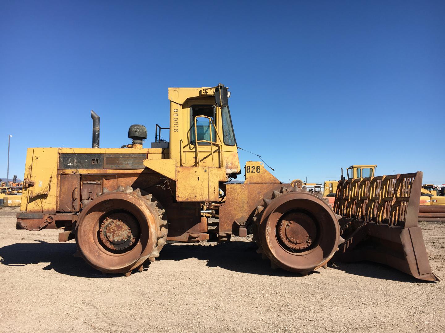 COMPACTADOR PATA DE CABRA CATERPILLAR 826C